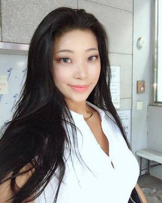 鹧鸪天·只近浮名不近情